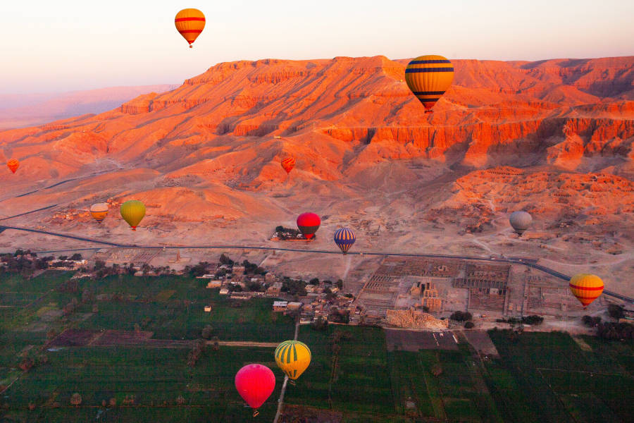Hot air balloon tours in Luxor