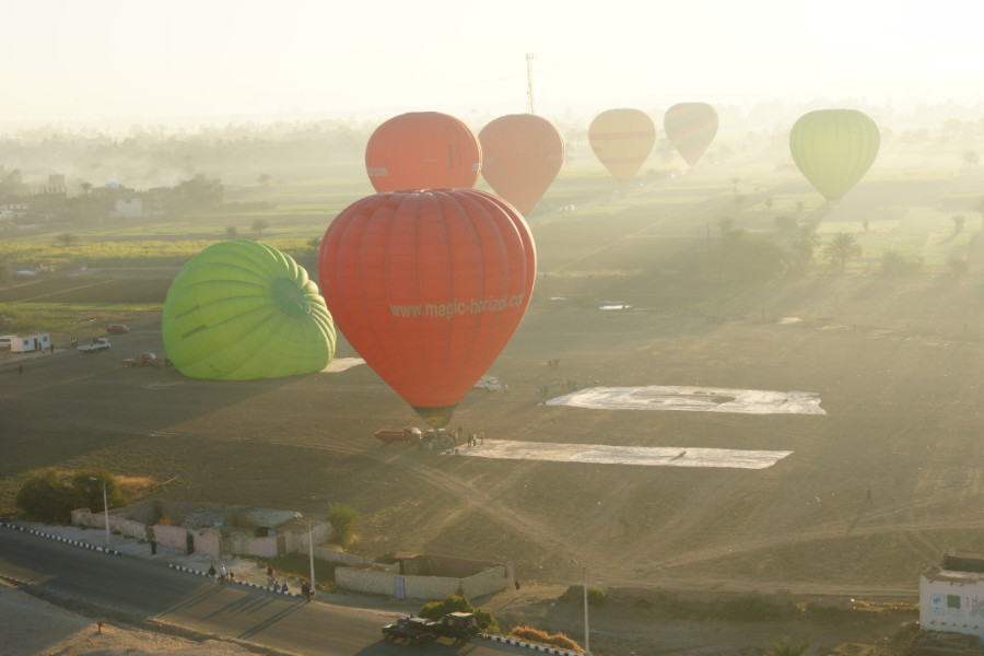 Balloon launch crowds
