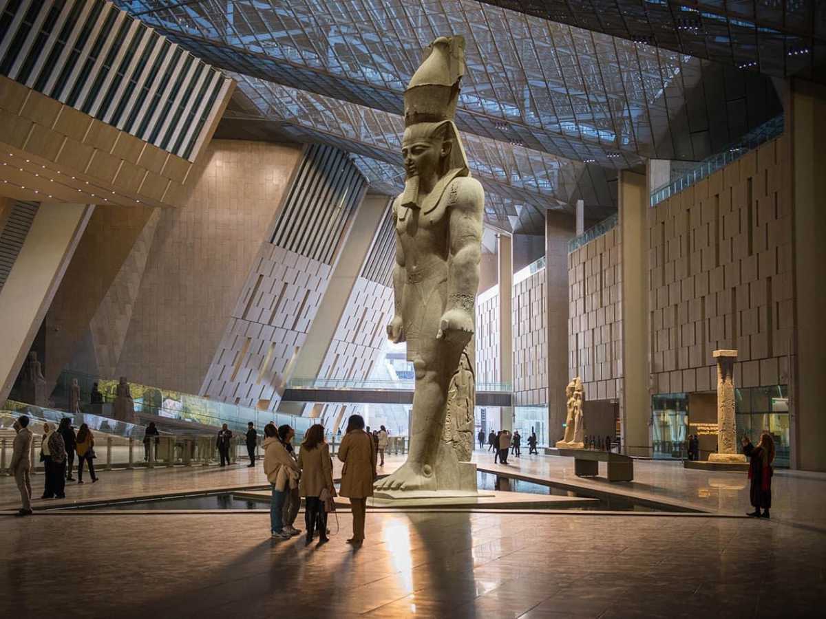 Cairo: Private Full-Day Grand Egyptian Museum & Giza Pyramids Tour